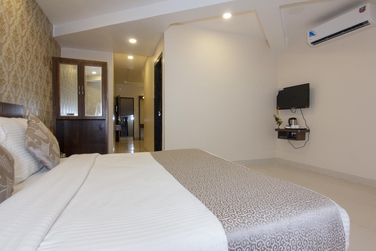 Strand Resort Lonavala Ngoại thất bức ảnh