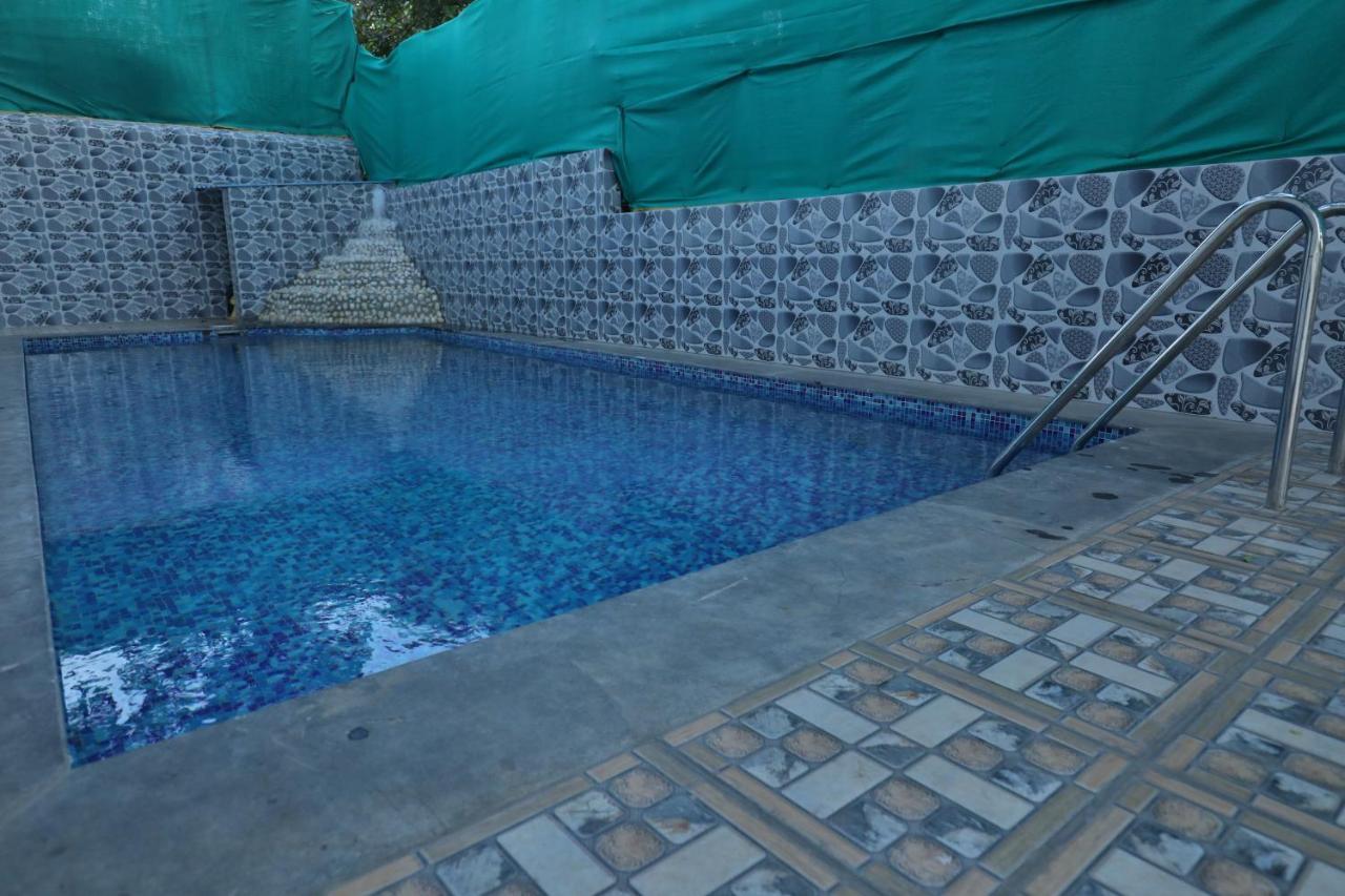 Strand Resort Lonavala Ngoại thất bức ảnh