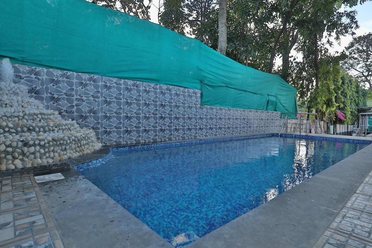 Strand Resort Lonavala Ngoại thất bức ảnh